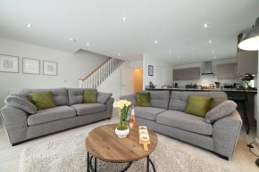 Luxury Duplex 2-Bed Apartment Fruit Market Marina
